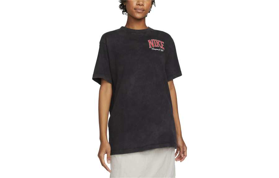 Nike Nike T Shirts Women's Black Crew Neck Moderate Straight Fit