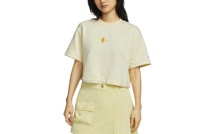 Nike Nike T Shirts Women's Beige Crew Neck Moderate Straight Fit