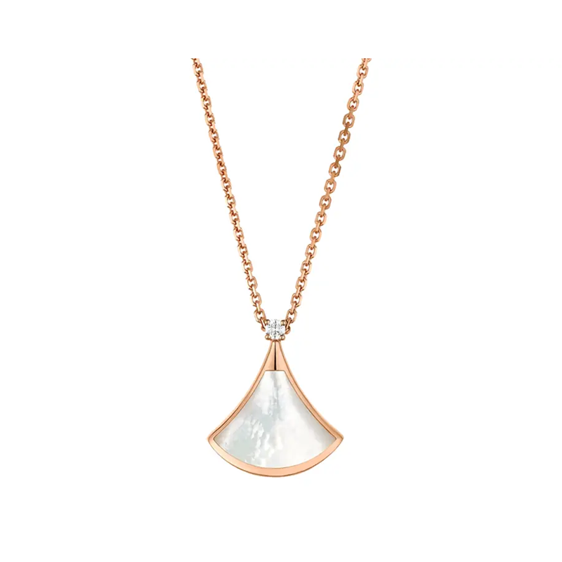 BVLGARI Divas'Dream Diamond 18K Rose Gold With Mother Of Pearl Necklaces Unisex Rose Gold