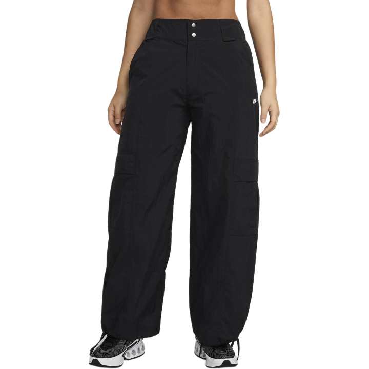Nike Nike Cargo Pants Women's Black Moderate Cargo Pants
