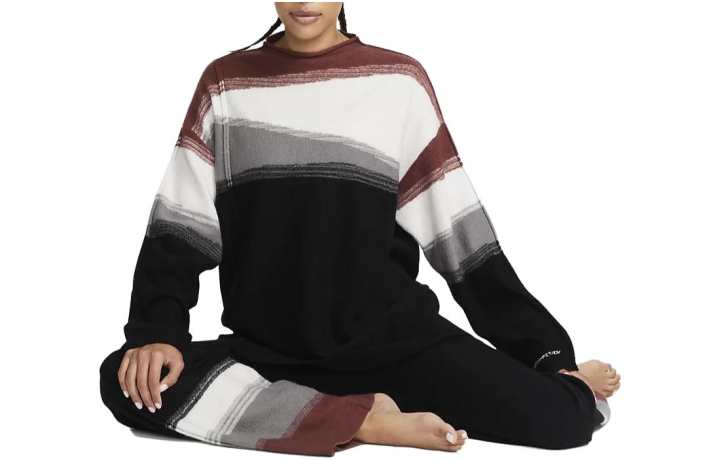 Nike Nike Sweatshirts Women's Black Crew Neck Moderate Regular