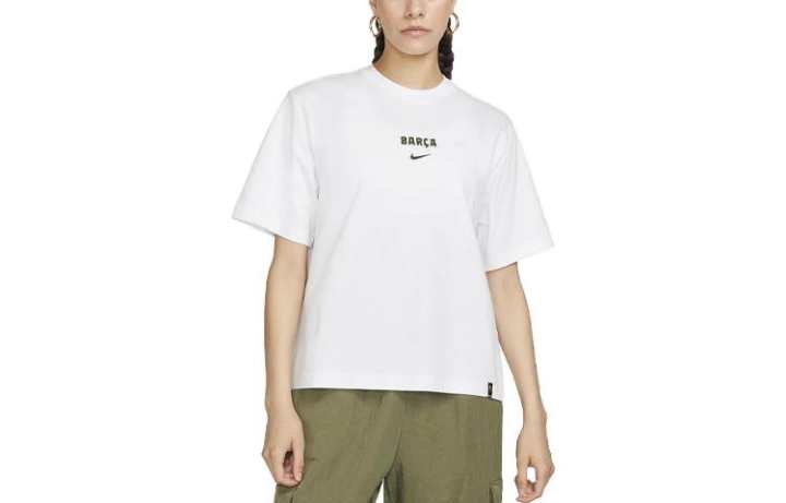 Nike Nike T Shirts Women's White Crew Neck Moderate Straight Fit