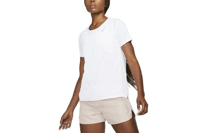 Nike Nike T Shirts Women's White Crew Neck Moderate Straight Fit