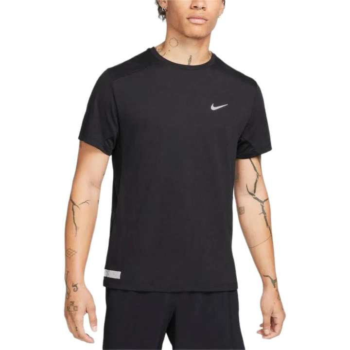 Nike Nike T Shirts Men's Black Crew Neck Moderate Straight Fit