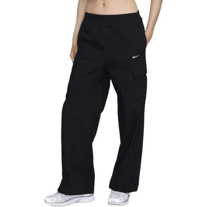 Nike Nike Cargo Pants Women's Black Moderate Cargo Pants