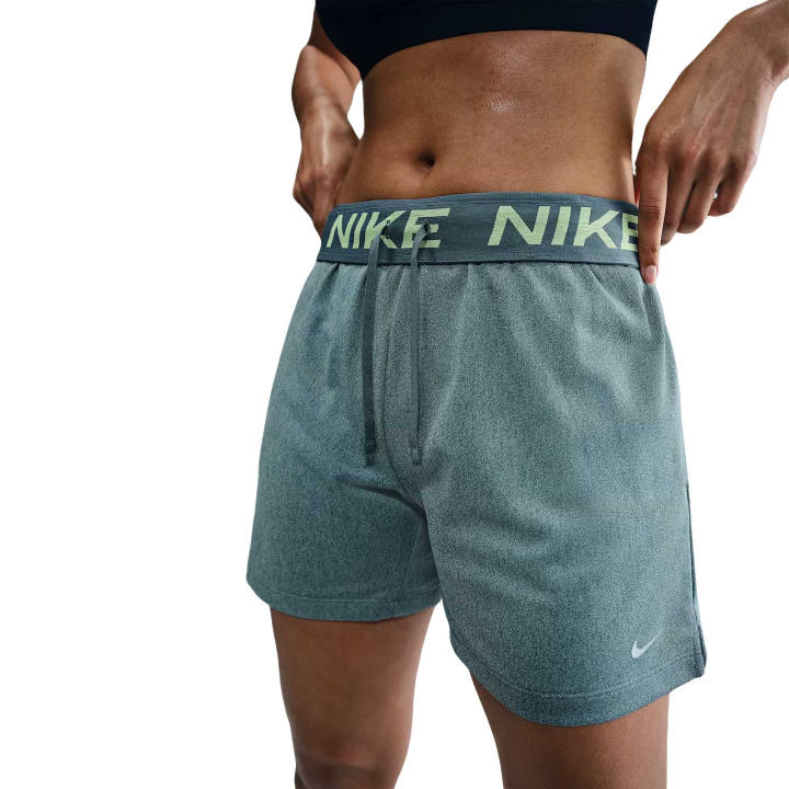 Nike Nike Attack Women's Dri FIT Fitness Mid Rise 5' Unlined Shorts
