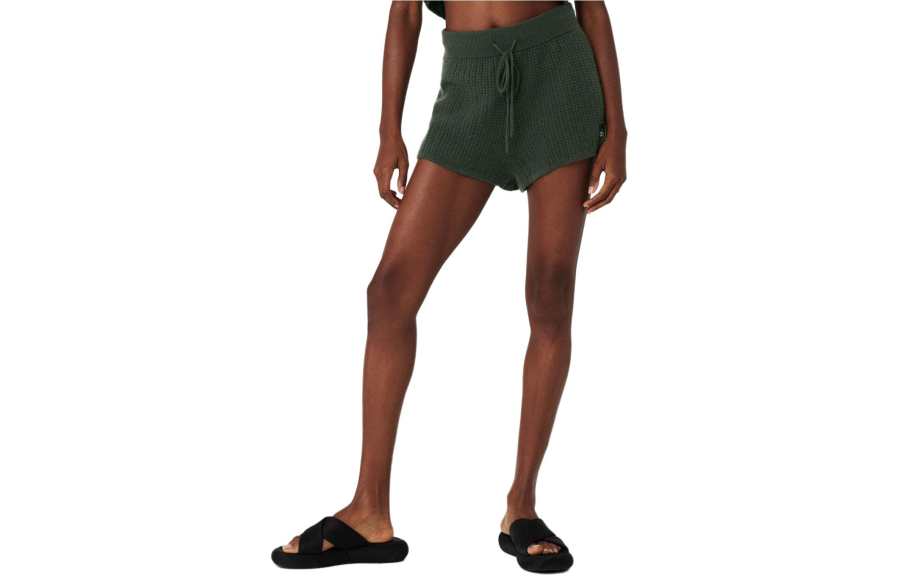 Alo Yoga Casual Shorts Women's Moderate