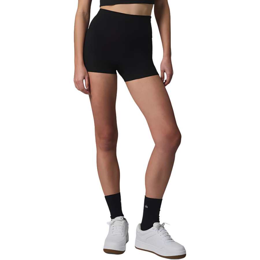 Alo Yoga Shorts Women's Moderate