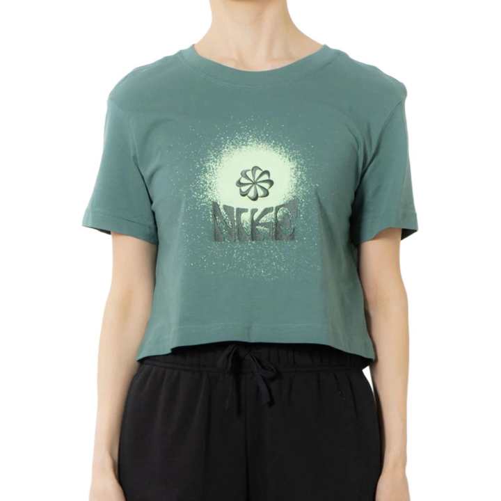 Nike Nike T Shirts Women's Green Crew Neck Moderate Straight Fit