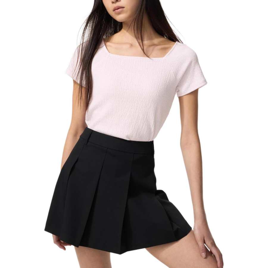 UNIQLO T Shirts Women's Pastel Pink Square Collar