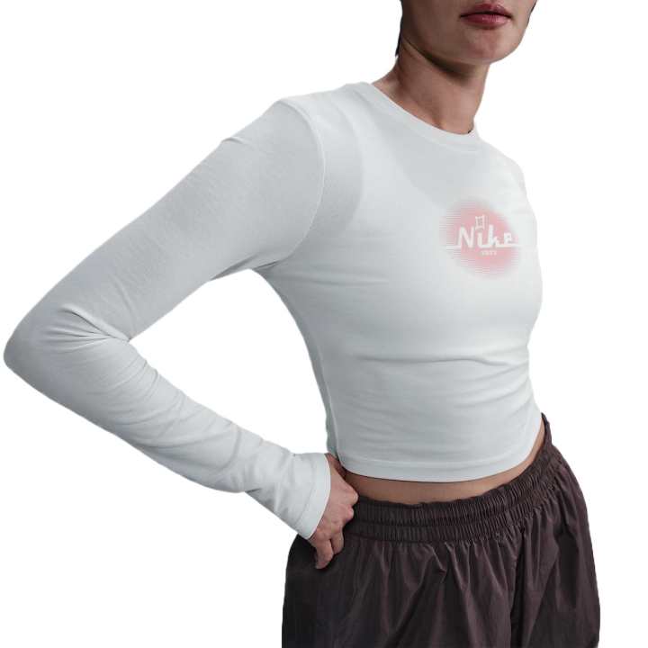 Nike Nike Knitwear Women's White Crew Neck Moderate Base Layer
