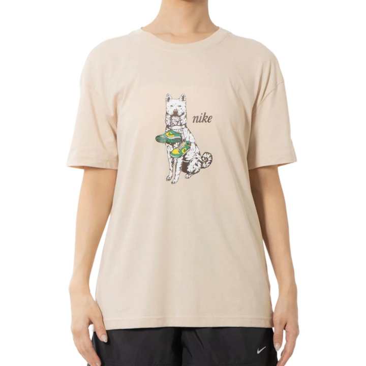 Nike Nike T Shirts Women's Umber Crew Neck Moderate Straight Fit