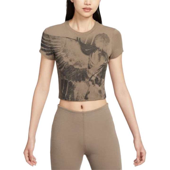 Nike Nike T Shirts Women's Umber Crew Neck Moderate