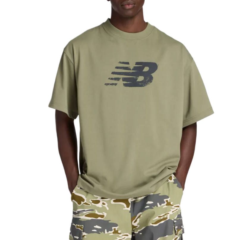New Balance New Balance T Shirts Men's Green Crew Neck Moderate Straight Fit