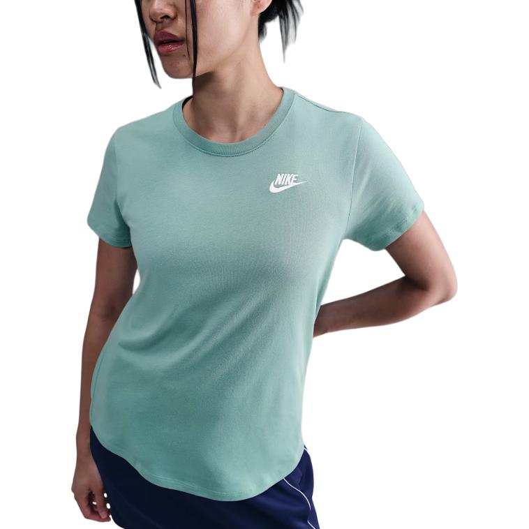 Nike Nike Sportswear Club Essentials Women's T Shirt
