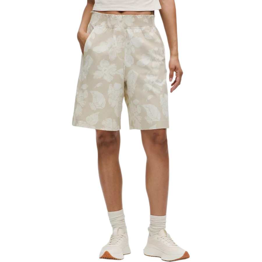 Lululemon Stretch Woven Ruffle Waist High Rise Casual Shorts Women's