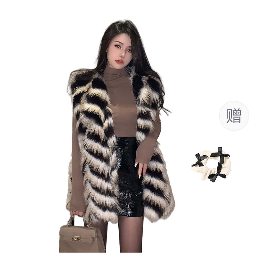 CPAURA Furs Women's Collarless Moderate