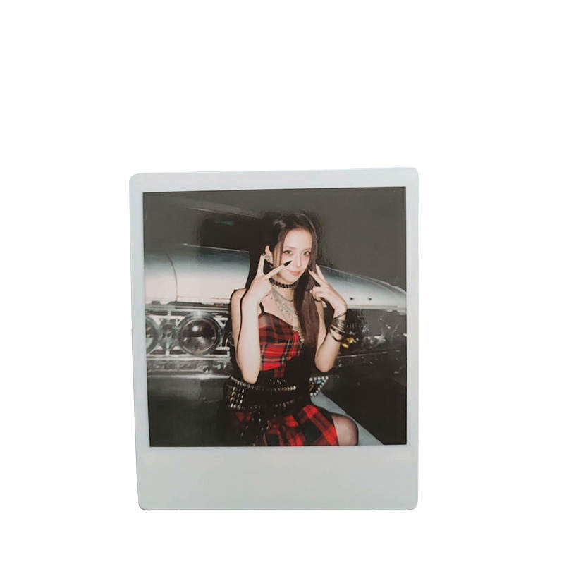 YG ENTERTAINMENT Kim Jisoo Mini 1st Edition 'AMORTAGE' Black Version Instant Cameras Photocards 1 Pc