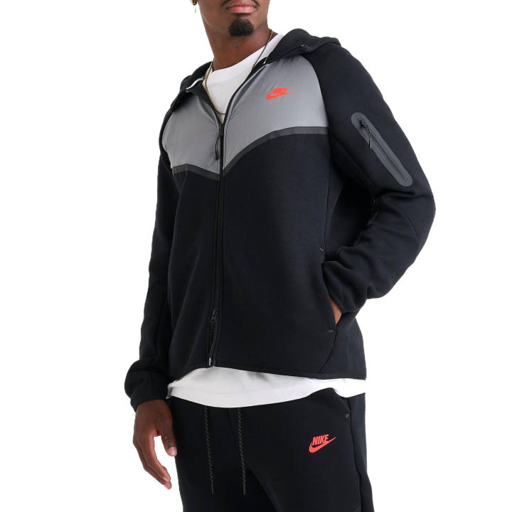 Nike Nike WINDRUNNER Jackets Men's Black/Smoke Gray/Bright Red Hooded Moderate Other