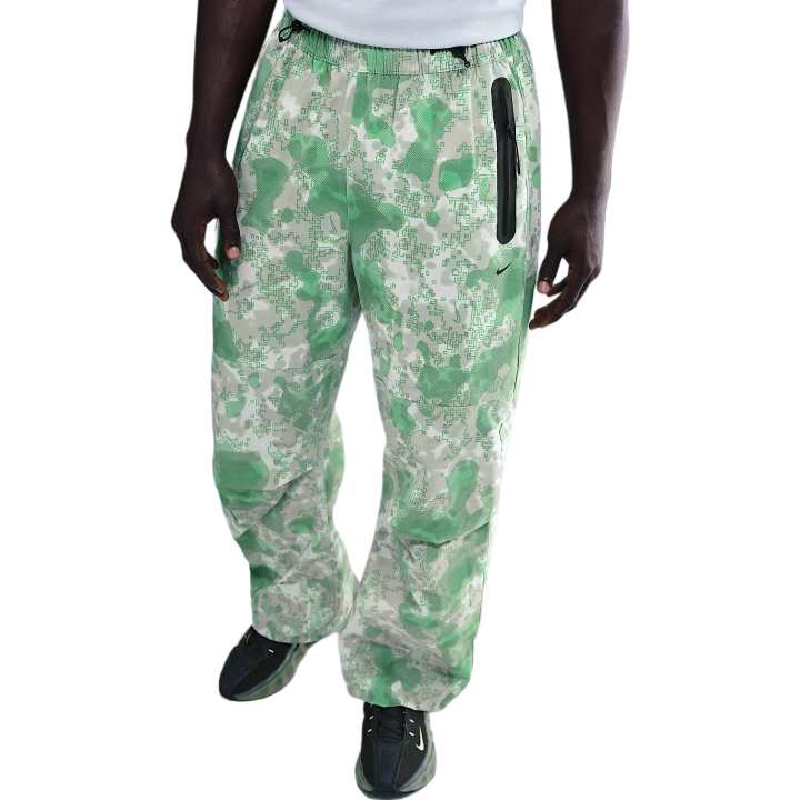 Nike Nike Tech Men's Dri-FIT Woven Camo Loose-Fit Pants
