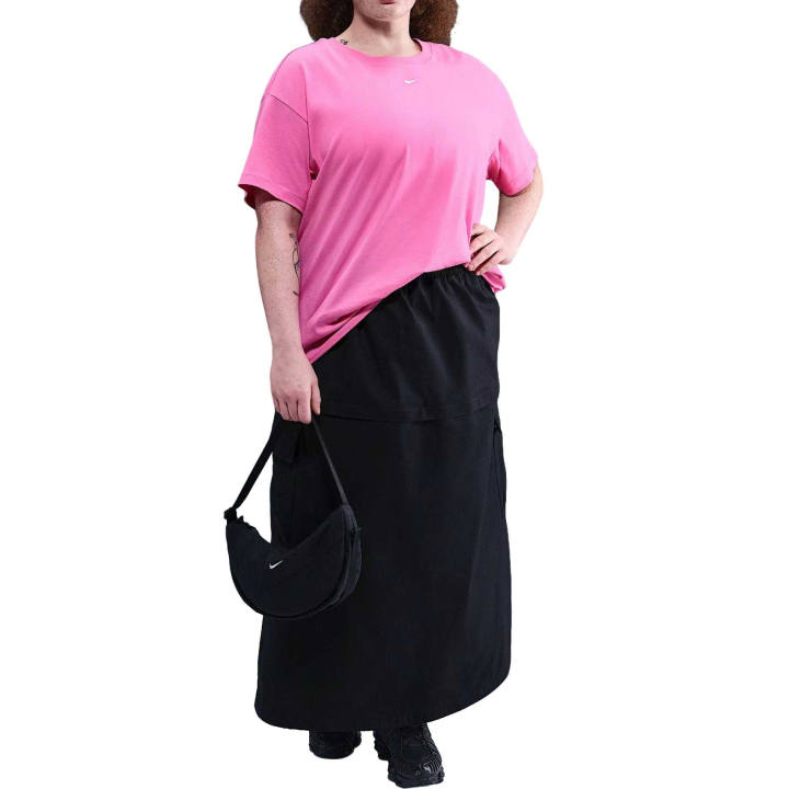 Nike Nike Sportswear Essential Women's T-Shirt (Plus Size)