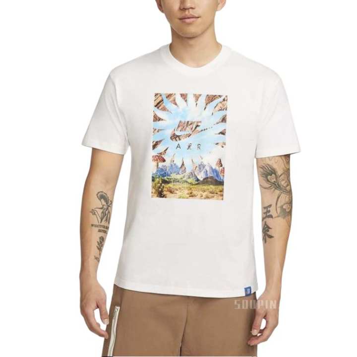 Nike Nike T Shirts Men's White Crew Neck Moderate Straight Fit