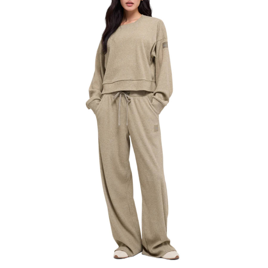 Alo Yoga Sweatshirts Women's Crew Neck Moderate Regular