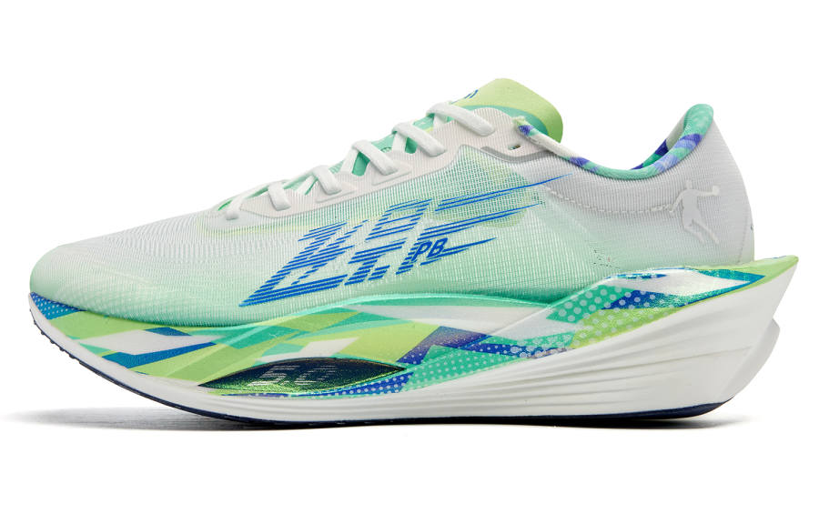 QIAODAN Flying Shadow PB5.0 Cushioning Slip Resistant Low top Carbon Plate Marathon Running Shoes Men's White Green