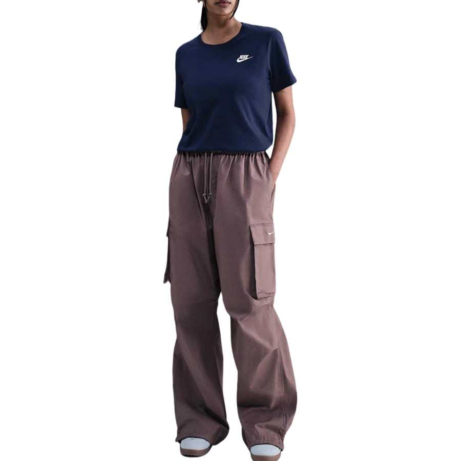 Nike Nike Sportswear Club Essentials Women's T-Shirt
