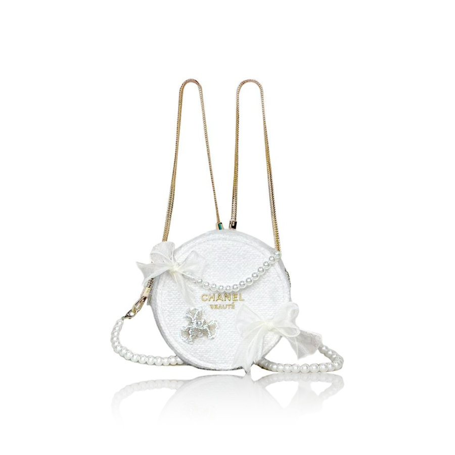 CHANEL Makeup & Toiletry Bags Unisex