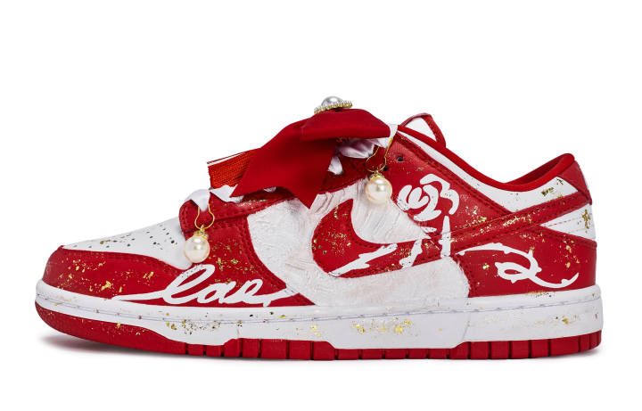 Nike Nike Dunk Walking Planet, Rose Vow Low top Skateboard Shoes Unisex Red White Gold