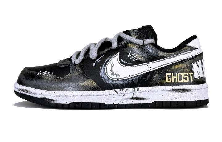 Nike Nike Big Abrasion Resistant Low top Skateboard Shoes Men's Black Gold
