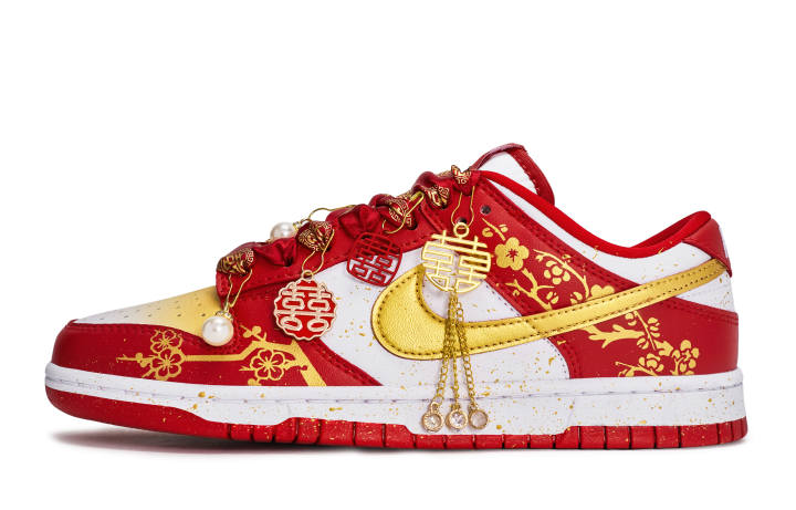 Nike Nike Dunk Walking Planet, Joy In The Plum Blossom Low top Skateboard Shoes Unisex White Red Gold