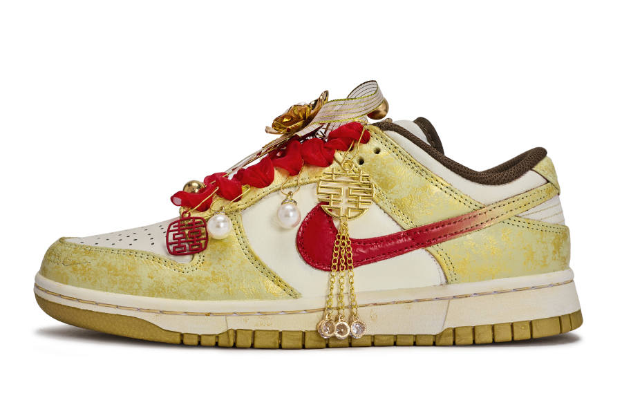 Nike Nike Dunk Walking Planet, Golden String Low top Skateboard Shoes Women's Red White Gold