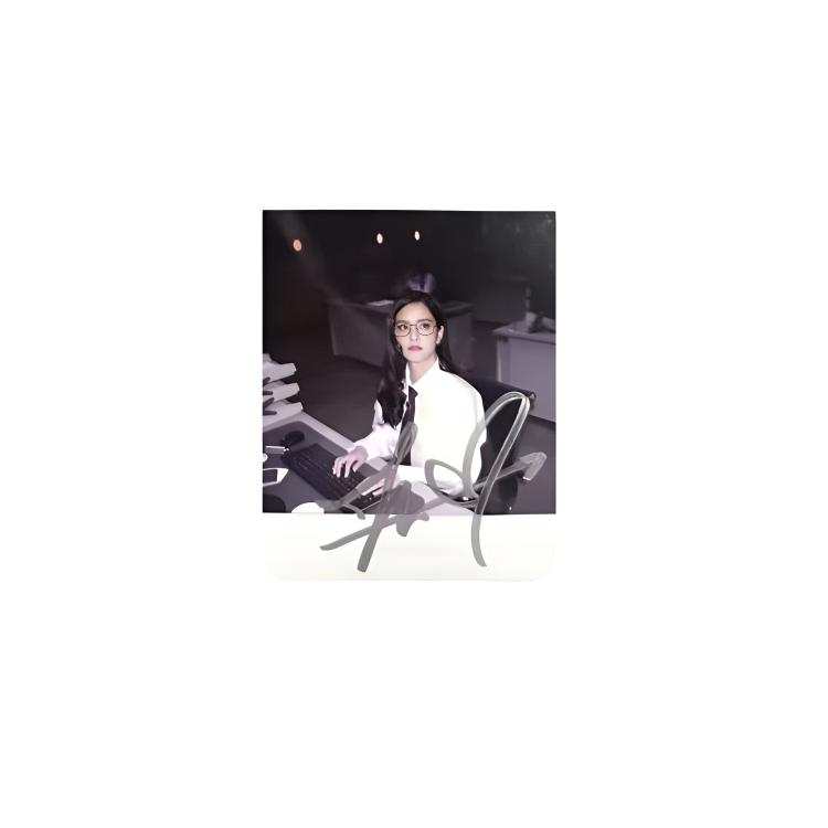 YG ENTERTAINMENT JISOO Macau VIP Instant Cameras, Merchandise Card Photocards 1 Pc