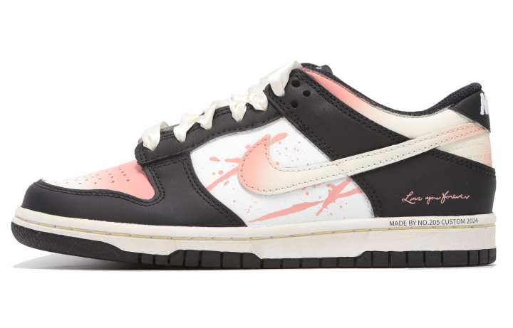 Nike Nike Dunk Abrasion Resistant Abrasion Resistant Low top Skateboard Shoes Women's Black Pink