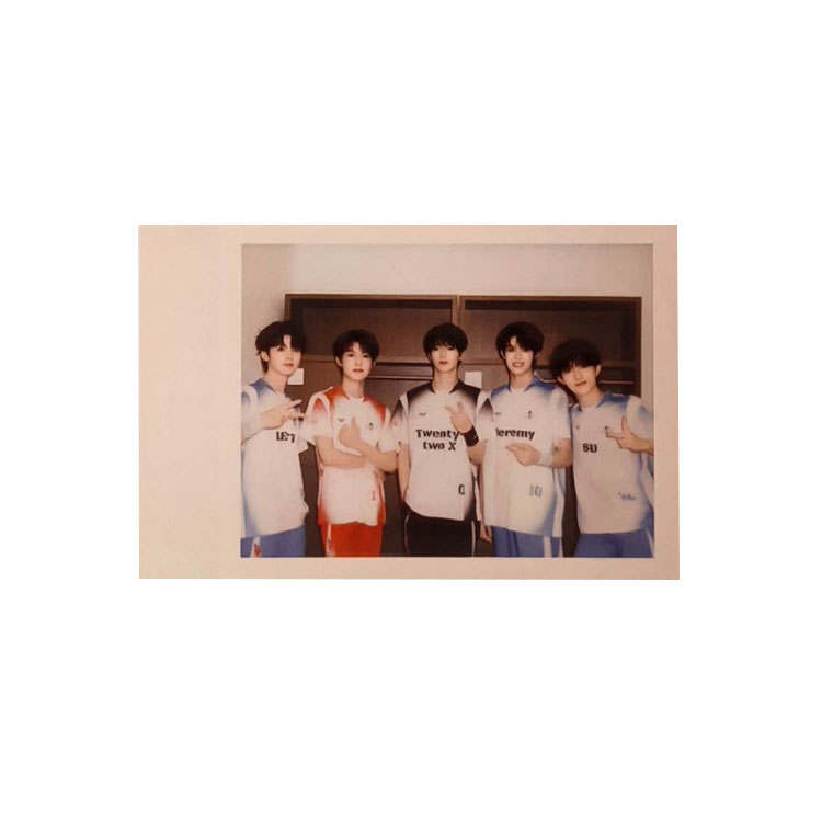 TF ENTERTAINMENT TOP Landing Youth Sports Team Instant Cameras Ver.B Photocards 1 Pc, Unbound