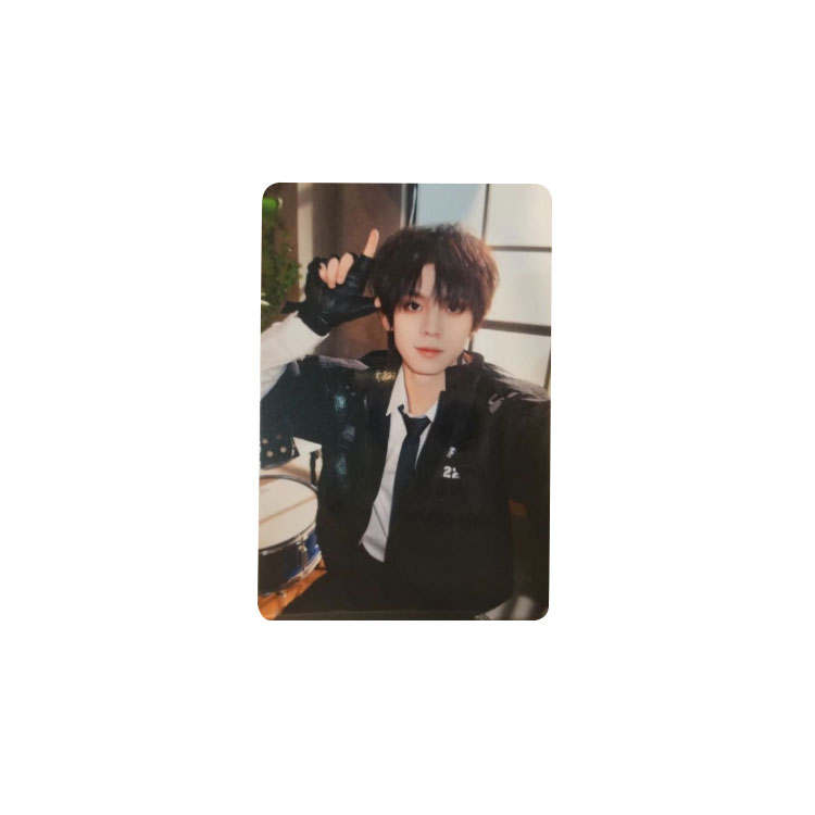 TF ENTERTAINMENT Zuo Hang, Land On Youth R Card Of Dimension Battle Ver.B Photocards Single SIM, Unlinked