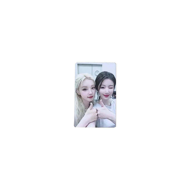 CUBE ENTERTAINMENT GI DLE Song Yuqi, Yeh Shu Hua, Ri Ka, Qi Brush Photocards 1 Pc