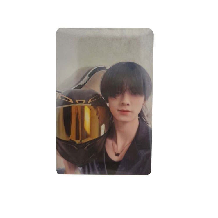 TF ENTERTAINMENT Zuo Hang, Land On Youth Alternate Dimension Battle R Card, Version D Photocards Single SIM, Unlinked