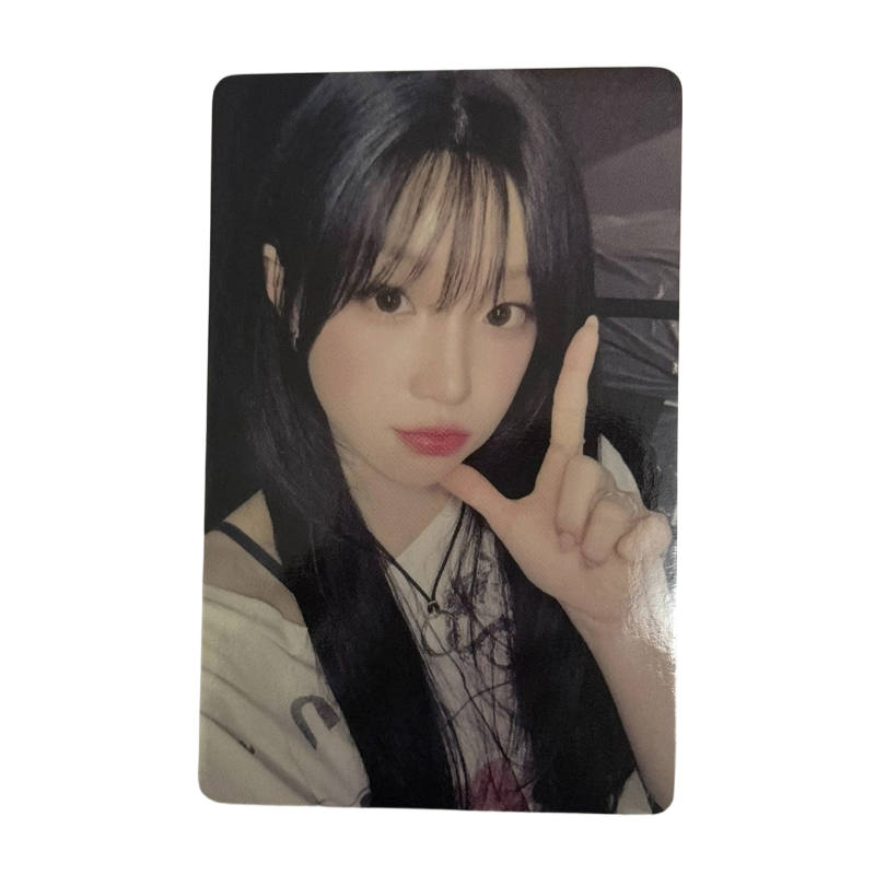 CUBE ENTERTAINMENT GI DLE Special Gift Card Ver.A Song Yuqi Photocards 1 Pc
