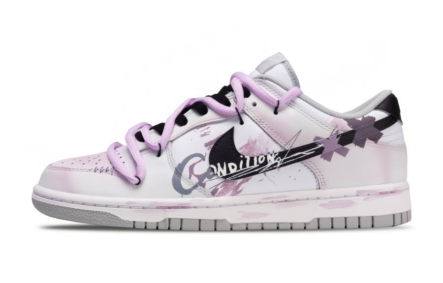 Nike Nike Dunk Falling Cherry Blossom Wear resistant And Lightweight Low top Skateboard Shoes Unisex Light Pink
