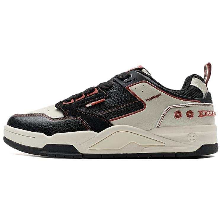 XTEP New Glow Coverage Slip Resistant And Abrasion Resistant Low top Skateboard Shoes Men's Black White