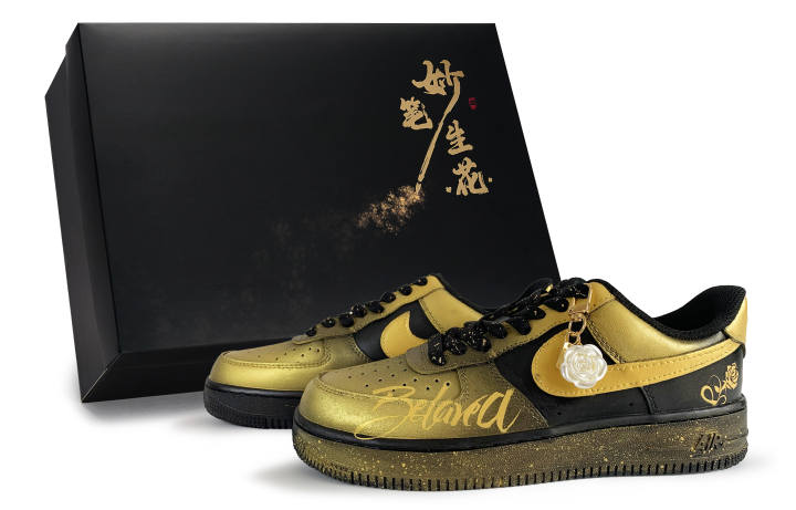 Nike Nike Air Force 1 Exquisite Brushstrokes, Rose Vow Low top Skateboard Shoes Unisex Black Gold