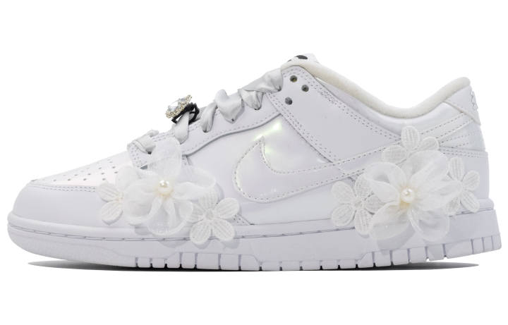 Nike Nike Dunk SB Silver White Wedding Slip Resistant Abrasion Resistant Low top Skateboard Shoes Women's Silver White