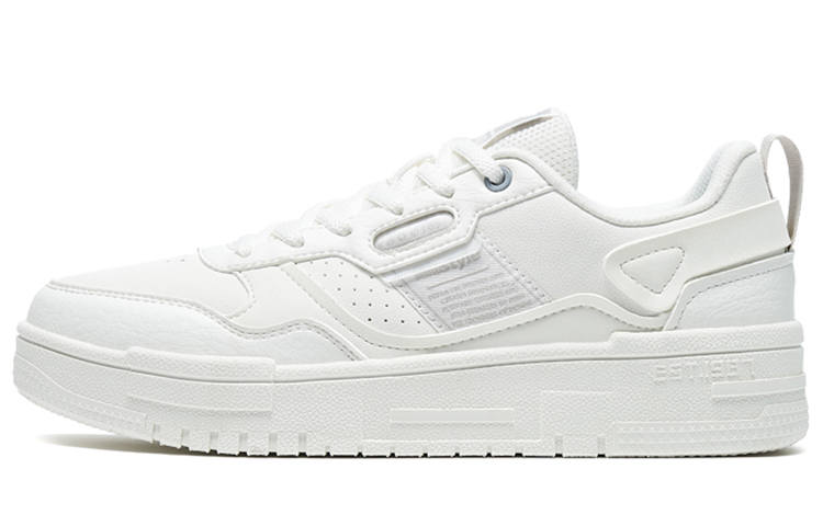 XTEP Clover White Textile, Synthetic Leather Slip Resistant, Abrasion Resistant, Breathable Low top Skateboard Shoes