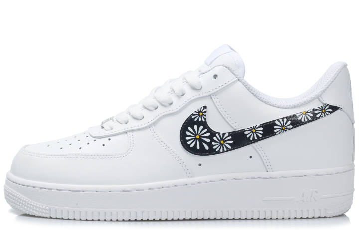 Nike Nike Air Force 1 07 Lightweight Height Increasing Low top Skateboard Shoes Unisex Black White