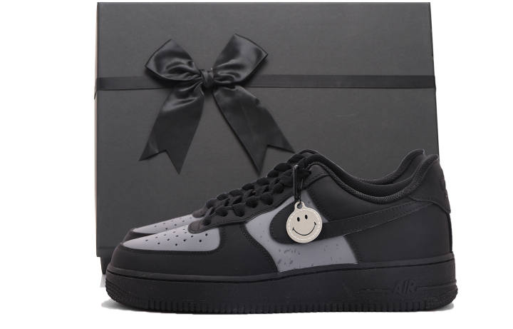 Nike Nike Air Force 1 Coverage Abrasion Resistant Coverage Abrasion Resistant Low top Skateboard Shoes Unisex Black Gray