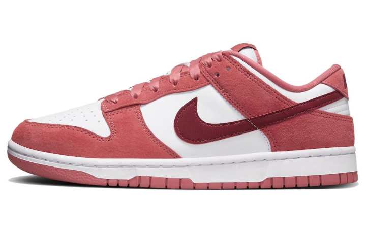 Nike Nike Dunk Low WMNS "Valentine's Day"