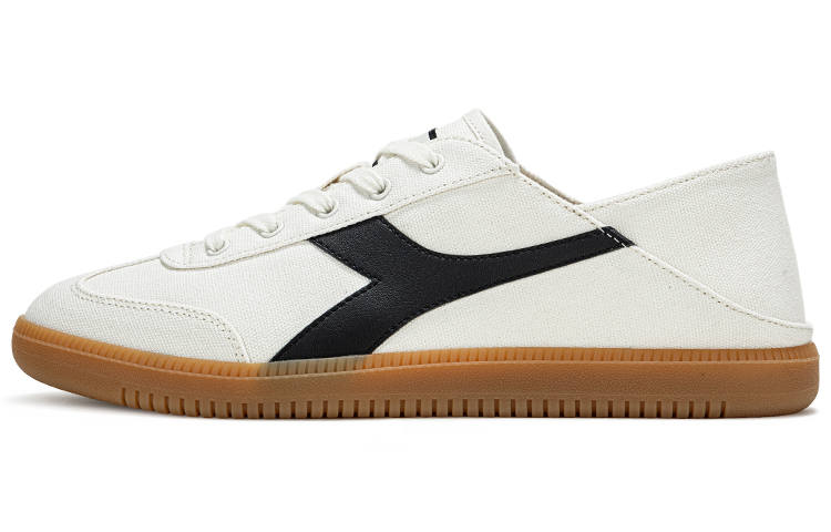 Diadora Slip Resistant Abrasion Resistant Low top Skateboard Shoes Unisex Ecru